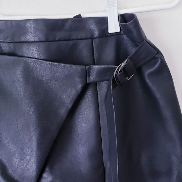 Bcbg faux leather skirt - Picture 3 of 4